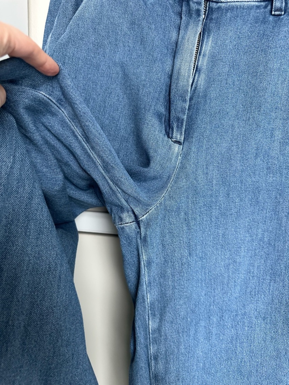COS ($169) High Waisted Wide Leg Jeans | Minimalist Pleated Front Denim | Size 6 - Picture 8 of 16